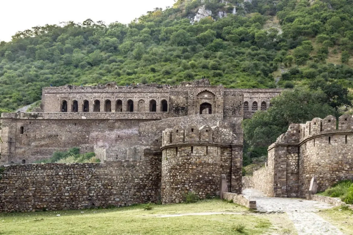 bhangarh fort